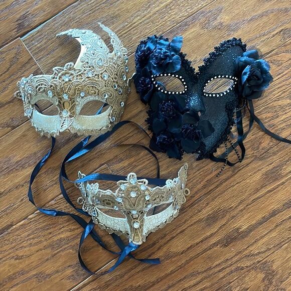 Mascaraed mask bundle - Picture 1 of 2